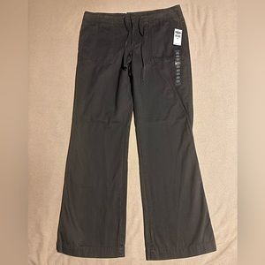 Women’s Old Navy Straight-leg Twill Pants; size 12, brand new, never worn